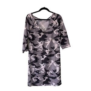 Black white and gray v neck camouflage dress small NWOT